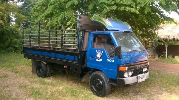 ขาย 6 ล้อ TOYOTA BU87 เครื่อง 14B 115 แรงม้า สภาพพร้อมใช้งาน เครื่องแน่นแรงดีมาก คอกแปปเหล็กพร้อมบรรทุก ทะเบียนพร้อมโอนครับ