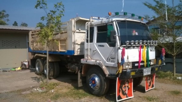 ขายไอ้หลง FN527M-A สภาพสวยพร้อมใช้ คัสซีสวยจัด เครื่อง 6D16 195 แรงม้า เกียร์เสื้อลาย 10 สปีด แอร์เย็น ยางเต็ม ทะเบียนพร้อมโอน ราคาต่อรองได้ครับ ขายไอ้หลง FN527M-A สภาพสวยพร้อมใช้ คัสซีสวยจัด เครื่อง 6D16 195 แรงม้า เกียร์เสื้อลาย 10 สปีด แอร์เย็น ยางเต็ม ทะเบียนพร้อมโอน ราคาต่อรองได้ครับ