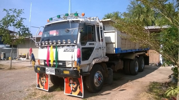 ขายไอ้หลง FN527M-A สภาพสวยพร้อมใช้ คัสซีสวยจัด เครื่อง 6D16 195 แรงม้า เกียร์เสื้อลาย 10 สปีด แอร์เย็น ยางเต็ม ทะเบียนพร้อมโอน ราคาต่อรองได้ครับ