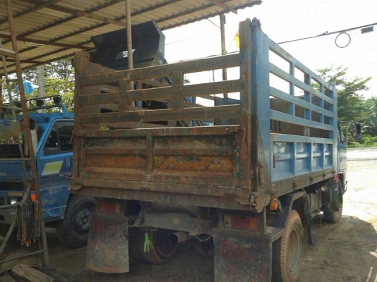 รถอีซูซุ 6 ล้อดั้ม NPR  115 แรงม้า. ปี 33  สนใจติดต่อ 081 - 6079515