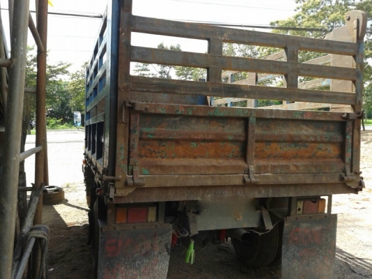 รถอีซูซุ 6 ล้อดั้ม NPR  115 แรงม้า. ปี 33  สนใจติดต่อ 081 - 6079515