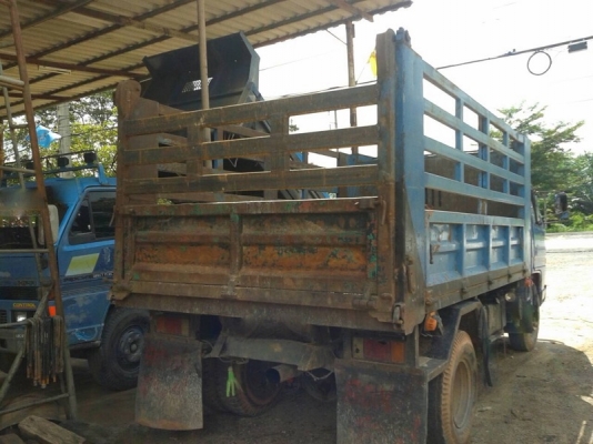 รถอีซูซุ 6 ล้อดั้ม NPR  115 แรงม้า. ปี 33  สนใจติดต่อ 081 - 6079515