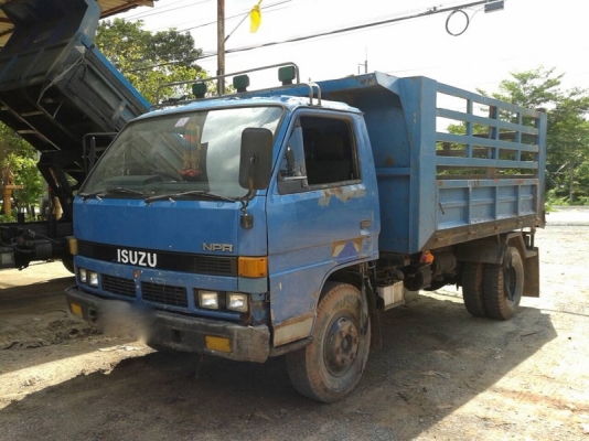 รถอีซูซุ 6 ล้อดั้ม NPR  115 แรงม้า. ปี 33  สนใจติดต่อ 081 - 6079515