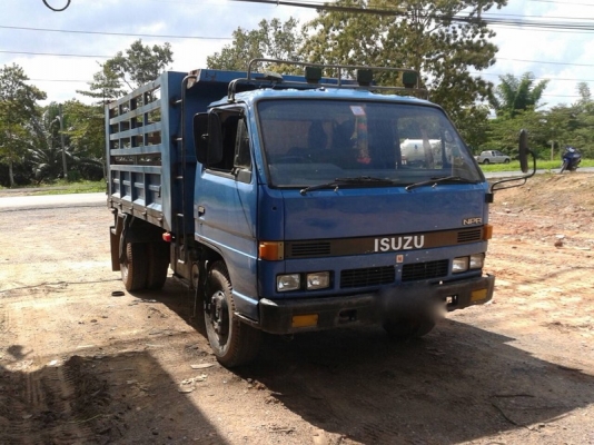 รถอีซูซุ 6 ล้อดั้ม NPR  115 แรงม้า. ปี 33  สนใจติดต่อ 081 - 6079515