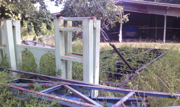 แพรถเกี่ยวข้าว ต่อใหม่ยังไม่สมบูรณ์ ขายถูกๆๆๆ