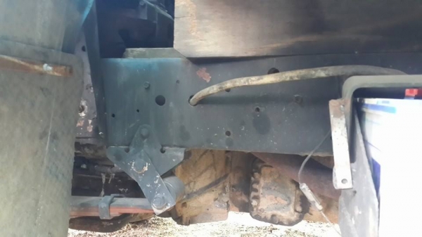 ขายรถบรรทุก 4ล้ออีซูซุ TLD85 เพลาลอย แชชซีสวยมาก เครื่องดีภายในสวย สภาพพร้อมใช้งาน พื้นเหล็ก สีสวยพร้อม