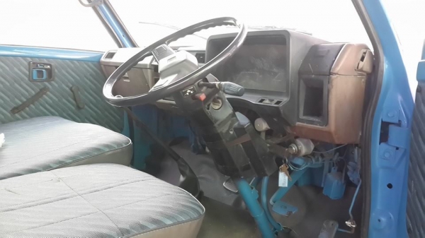 ขายรถบรรทุก 4ล้ออีซูซุ TLD85 เพลาลอย แชชซีสวยมาก เครื่องดีภายในสวย สภาพพร้อมใช้งาน พื้นเหล็ก สีสวยพร้อม