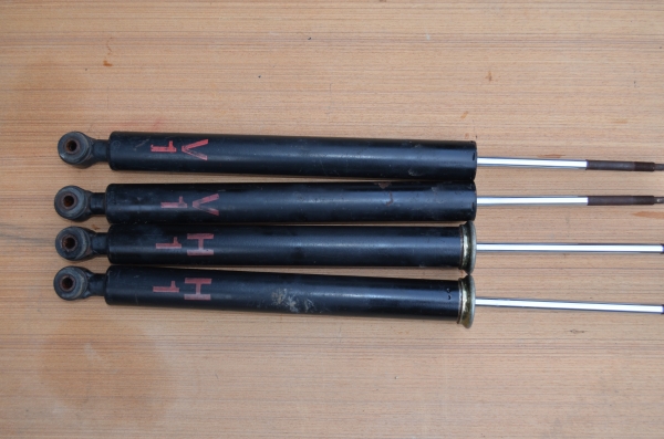 ขายโช๊คอัพติดรถเบนซ์ E230 ตากลม หน้า-หลัง ไม่รั่วไม่ซึม