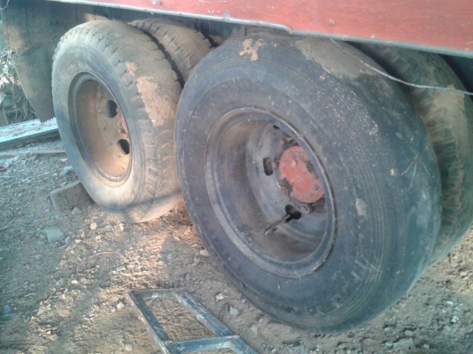 ขาย10ล้อ2เพลา สโลว์กลาง แชชซีสวยมาก กระบะบรรทุกเครื่องDA120 สภาพพร้อมใช้งาน เอกสารเล่มทะเบียนพร้อมโอน ยางดี