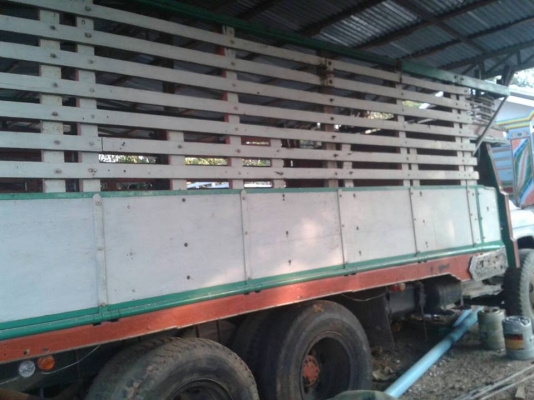 ขาย10ล้อ2เพลา สโลว์กลาง แชชซีสวยมาก กระบะบรรทุกเครื่องDA120 สภาพพร้อมใช้งาน เอกสารเล่มทะเบียนพร้อมโอน ยางดี