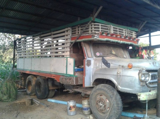 ขาย10ล้อ2เพลา สโลว์กลาง แชชซีสวยมาก กระบะบรรทุกเครื่องDA120 สภาพพร้อมใช้งาน เอกสารเล่มทะเบียนพร้อมโอน ยางดี