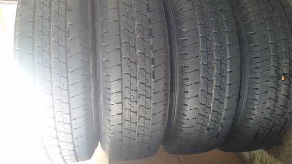 ขายล้อกะทะขอบ15 พร้อมยาง215 70 15 ปี14ชุดละ9500