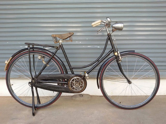 ขายจักรยานโบราณหายาก ช้างสามเศียร น่าสะสมมีรูปครับ