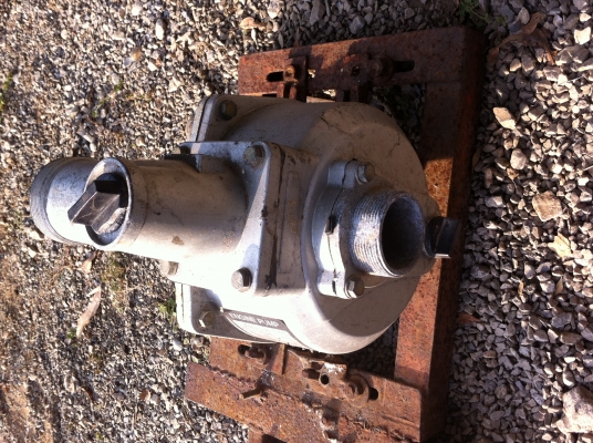 ปั็มน้ำโครงสร้างอลูมิเนียมแบบใบพัดแรงเหวี่ยง ขนาด 2 นิ้ว ให้เครื่องยนต์หรือมอเตอร์มาฉุดขับ ปั็มน้ำโครงสร้างอลูมิเนียมแบบใบพัดแรงเหวี่ยง ขนาด 2 นิ้ว ให้เครื่องยนต์หรือมอเตอร์มาฉุดขับ