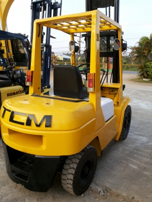 ขายรถโฟลคลิฟท์ KOMATSU FD25-11 ดีเซล ออโต้ เสา4เมตร สภาพสวย ราคาถูก ขายรถโฟลคลิฟท์ KOMATSU FD25-11 ดีเซล ออโต้ เสา4เมตร สภาพสวย ราคาถูก