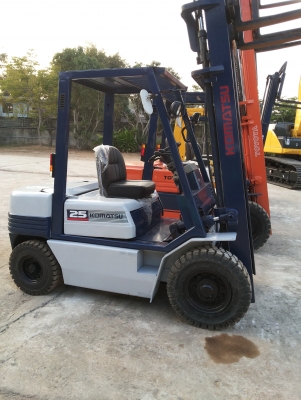 ขายรถโฟลคลิฟท์ KOMATSU FD25-11 ดีเซล ออโต้ เสา4เมตร สภาพสวย ราคาถูก ขายรถโฟลคลิฟท์ KOMATSU FD25-11 ดีเซล ออโต้ เสา4เมตร สภาพสวย ราคาถูก