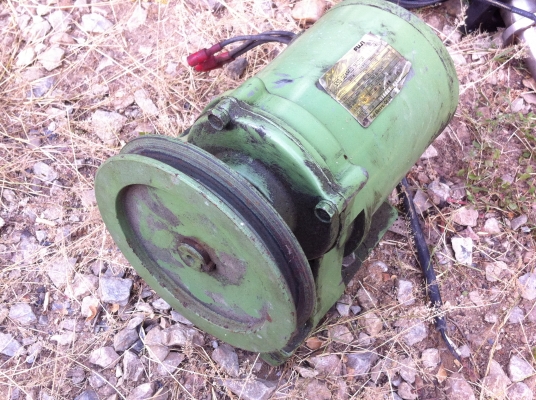 มอเตอร์เกียร์ทด FUJI จากญี่ปุ่น ขนาดกำลังมอเตอร์ 200 W. ทดแล้วหมุนที่ 150 รอบ/นาที