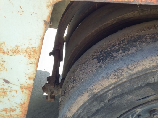 ขายรถบดสั่นสะเทือน 3.8 ตัน SAKAI TV-40N หน้าเหล็ก หลังยาง