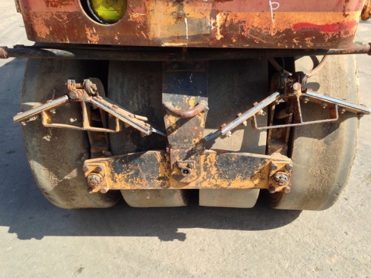 ขายรถบดสั่นสะเทือน 3.8 ตัน SAKAI TV-40N หน้าเหล็ก หลังยาง