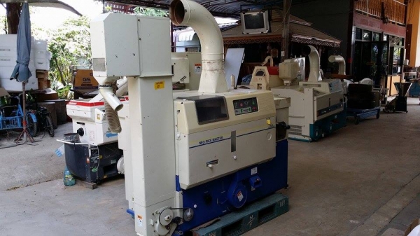 เครื่องสีข้าวกล้องเก่าญี่ปุ่น SATAKE รุ่น NPS450DWA สภาพสวย เครื่องพร้อมใช้งาน