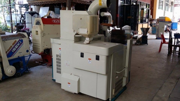 เครื่องสีข้าวกล้องเก่าญี่ปุ่น SATAKE รุ่น GPS 450AX สภาพสวยมาก เครื่องพร้อมใช้งาน ไม่เคยใช้งานในไทย เครื่องสีข้าวกล้องเก่าญี่ปุ่น SATAKE รุ่น GPS 450AX สภาพสวยมาก เครื่องพร้อมใช้งาน ไม่เคยใช้งานในไทย