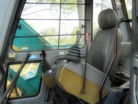 รถแบคโฮเก่านอก sk 60 super สนใจโทร 092-3309229 อี๊ด สองห้อง