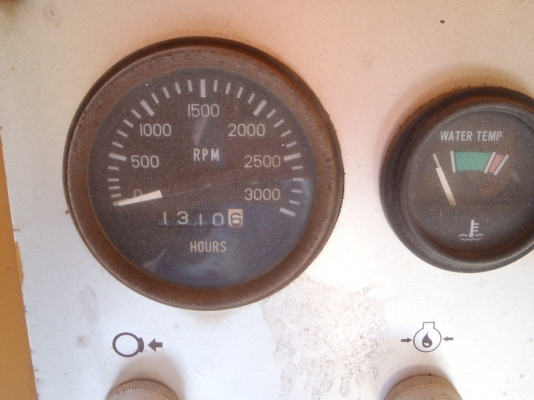 รถบด CS12 17**** ปี1987 1310ชม. สนใจติดต่อ 098-858-5524 สามภพครับ รถบด CS12 17**** ปี1987 1310ชม. สนใจติดต่อ 098-858-5524 สามภพครับ