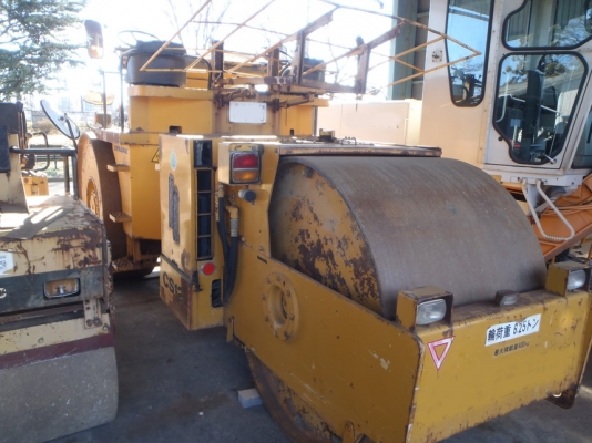 รถบด CS12 17**** ปี1987  1310ชม. สนใจติดต่อ 098-858-5524 สามภพครับ