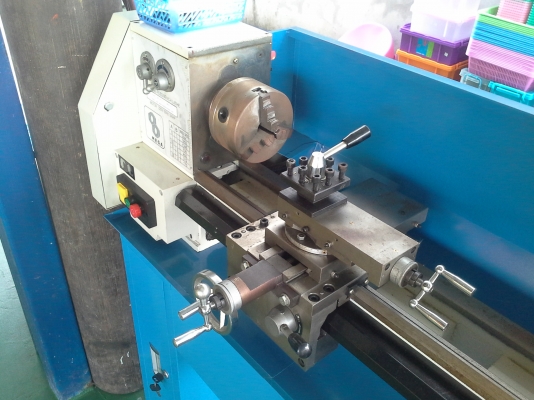 เครื่องกลึง 3.5 ฟุต มือหนึ่ง ขายลดราคาล้างสต๊อก เกียร์บล็อค ใช้ไฟบ้าน เครื่องจักรพร้อมใช้งาน เครื่องกลึง 3.5 ฟุต มือหนึ่ง ขายลดราคาล้างสต๊อก เกียร์บล็อค ใช้ไฟบ้าน เครื่องจักรพร้อมใช้งาน