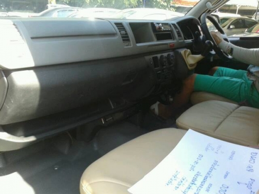 ขายด่วนๆTOYOTA COMMUTER  2.7เบนซิน/ CNG ปี2009 เกียร์ธรรมดา ราคา 669,000 บาท โทร0922726669 ตันหยงค่ะ