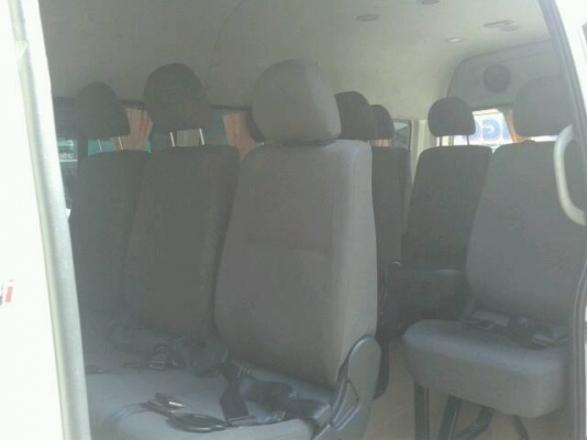 ขายด่วนๆTOYOTA COMMUTER  2.7เบนซิน/ CNG ปี2009 เกียร์ธรรมดา ราคา 669,000 บาท โทร0922726669 ตันหยงค่ะ