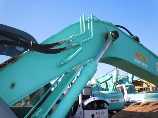 ขาย Kobelco SK135SR-1ES (YY04) ซุปเปอร์ ปี2006 มีใบมีดดัน แทรคเหล็กหุ้มยาง ราคาไม่แพงครับ