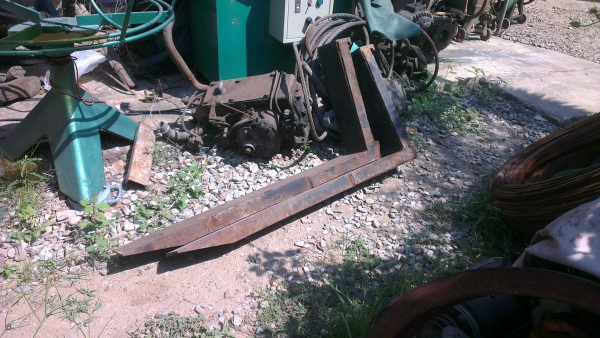 Sell> ขายแฮนด์ลิฟท์ 1 ตัน ยกสูง 2 เมตร มีงาครบ พร้อมใช้งานครับ