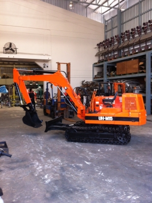 ขายรถแบคโฮ Hitachi UH-M15 สภาพสวย นำเข้าจากญี่ปุ่น