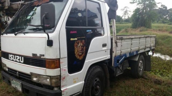 ขายรถบรรทุกสี่ล้อรถประกอบ เครื่อง 4BE-120 แรง ทะเบียนพร้อม