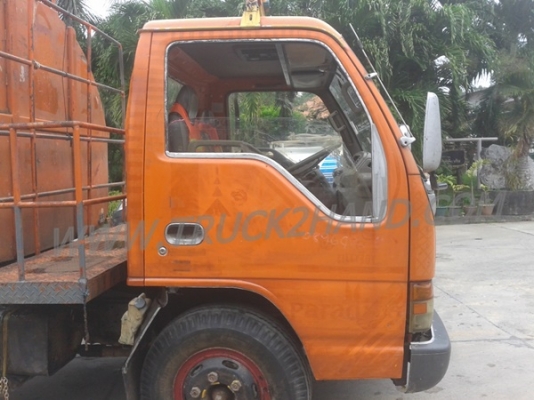 รถบรรทุกเฉพาะกิจ (รถขยะ) 6 ล้อดัมพ์ ยี่ห้อ ISUZU NPR 120 แรงม้า สามารถดูสภาพรถและทดลองขับได้ที่ศูนย์พักรถ truck2hand และยังต่อรองราคาได้อีกครับ