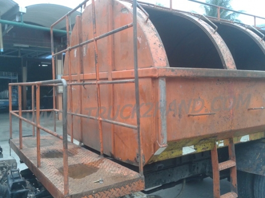 รถบรรทุกเฉพาะกิจ (รถขยะ) 6 ล้อดัมพ์ ยี่ห้อ ISUZU NPR 120 แรงม้า สามารถดูสภาพรถและทดลองขับได้ที่ศูนย์พักรถ truck2hand และยังต่อรองราคาได้อีกครับ