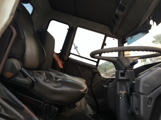 6ล้อMisubishi Fuso เครื่อง220มีโบว์เครื่อง6D16