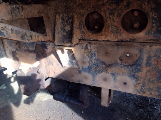 HINO KL300 - 135 HP EC100 หกล้อดั๊มพ์ หัวเก๋งสภาพดีเดิมดีไม่ผุภายในคอนโซลครบ รถเครื่องยนต์ดีเกียร์ดียังใช้งานได้ดีครับ แต่ขายตามสภาพนะครับ ยางไม่มีแต่กระทะล้อมีให้ครบนะครับ ขอบ 20 เอกสารทะเบียนไม่มี เป็นสัญญาซื้อขายนะครับ ราคาต่อรองได้ครับ