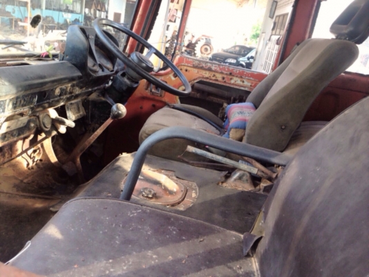 HINO KL300 - 135 HP EC100 หกล้อดั๊มพ์ หัวเก๋งสภาพดีเดิมดีไม่ผุภายในคอนโซลครบ รถเครื่องยนต์ดีเกียร์ดียังใช้งานได้ดีครับ แต่ขายตามสภาพนะครับ ยางไม่มีแต่กระทะล้อมีให้ครบนะครับ ขอบ 20 เอกสารทะเบียนไม่มี เป็นสัญญาซื้อขายนะครับ ราคาต่อรองได้ครับ