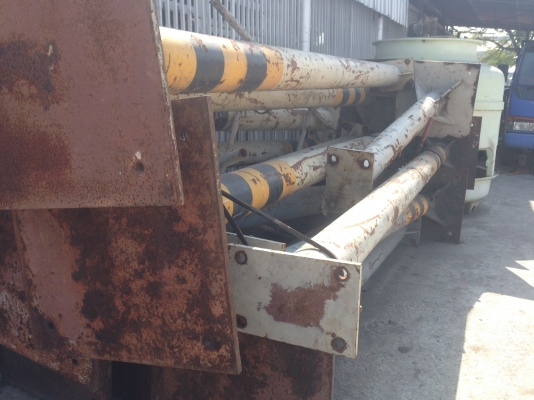 ขายเหล็กเสาโครงสร้าง เนื้อหนามากครับ ขายเหมา ยกกอง มาชั่งน้ำหนักไปเลยครับ