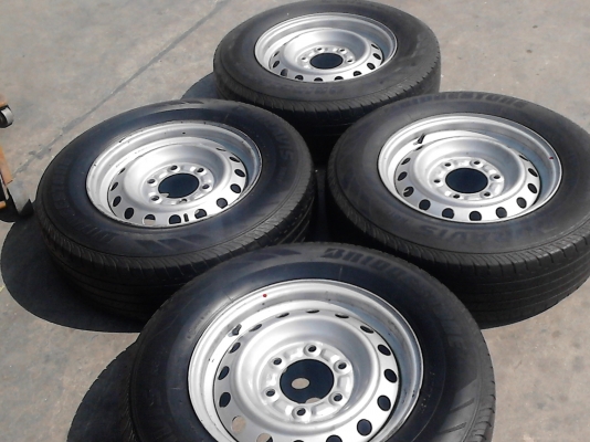 215/70R15 กะทะล้อ ขนาด 6 รู พร้อมยาง ชุด 4 ล้อ TEL.081-427-3941 215/70R15 กะทะล้อ ขนาด 6 รู พร้อมยาง ชุด 4 ล้อ TEL.081-427-3941