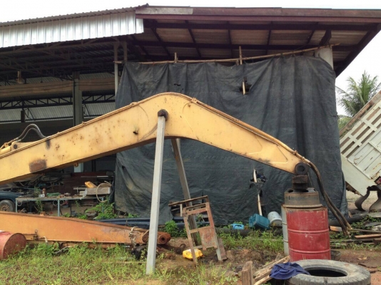 ขายด่วนบูมยาวkomatsu ใส่รุ่น6,7,8 ได้เลย มีบุ้งกี๋ครบ ขาย260000 ขายด่วนบูมยาวkomatsu ใส่รุ่น6,7,8 ได้เลย มีบุ้งกี๋ครบ ขาย260000