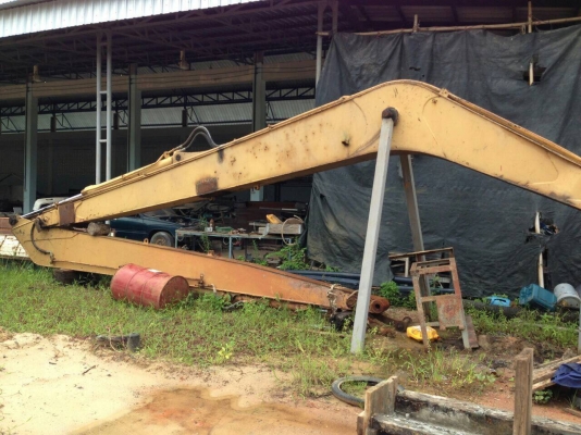 ขายด่วนบูมยาวkomatsu ใส่รุ่น6,7,8 ได้เลย มีบุ้งกี๋ครบ ขาย260000