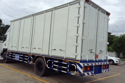 หัวลาก SCANIA 113 6x4 310 HP ปี 42 ราคาเงินสด 800,000 ติดต่อคุณนริศ 081-733-5156