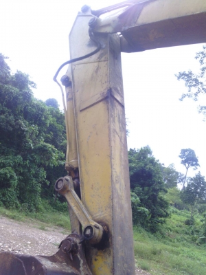 ขายแบคโฮ ซูมิโตโม่ SH200 รถใช้งานได้ปกติ สีไม่ค่อยสวย อย่างอื่นได้ พร้อมใช้งานเลย ราคาต่อรองได้ครับ 087-2976734