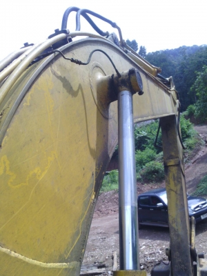 ขายแบคโฮ ซูมิโตโม่ SH200 รถใช้งานได้ปกติ สีไม่ค่อยสวย อย่างอื่นได้ พร้อมใช้งานเลย ราคาต่อรองได้ครับ 087-2976734