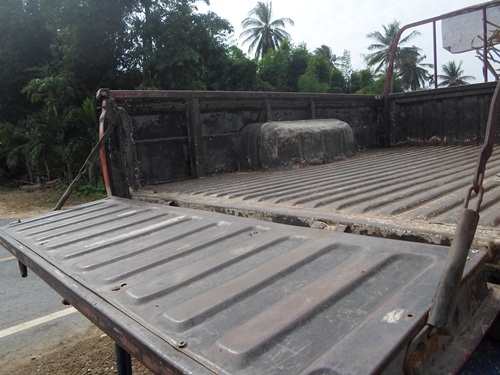 ขายกระบะ ของบิกเอ็มตอนเดียว สีมันร่อนๆ แต่ยังดีอยู่ครับ