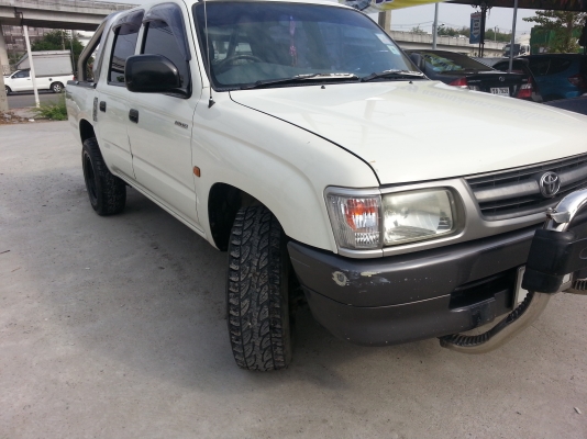 ขายรถสวยมือเดียวตั้งแต่ป้ายแดง ยกสูง ล้อสวยพร้อมลุยเลย ขายรถสวยมือเดียวตั้งแต่ป้ายแดง ยกสูง ล้อสวยพร้อมลุยเลย