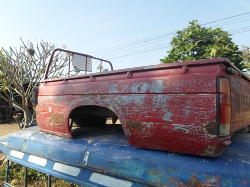 ขายกระบะ ของบิกเอ็มตอนเดียว สีมันร่อนๆ แต่ยังดีอยู่ครับ